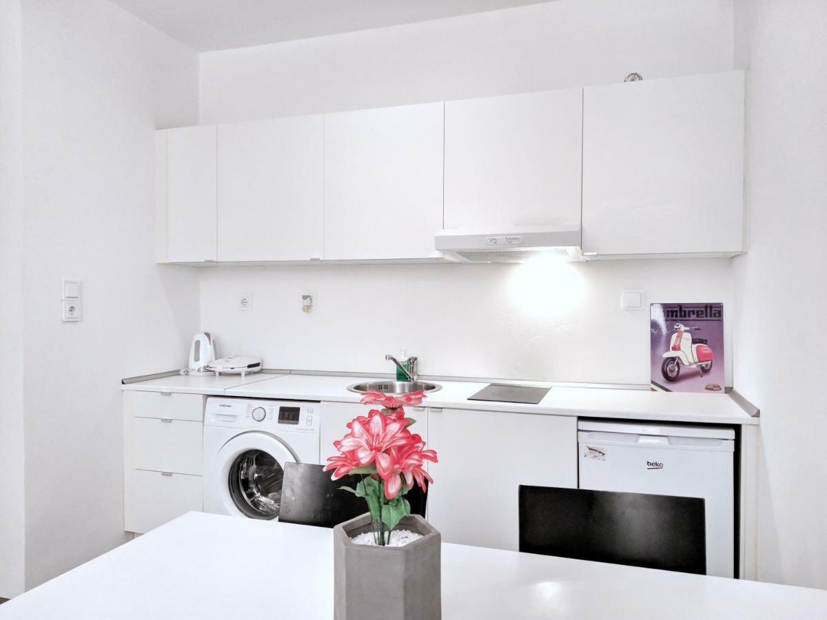 Budget Semi Basement By Verde Apartments Athènes Extérieur photo