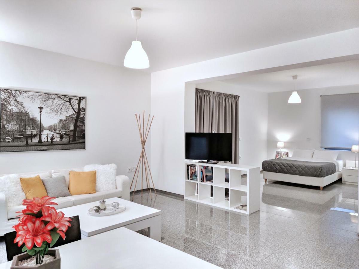 Budget Semi Basement By Verde Apartments Athènes Extérieur photo