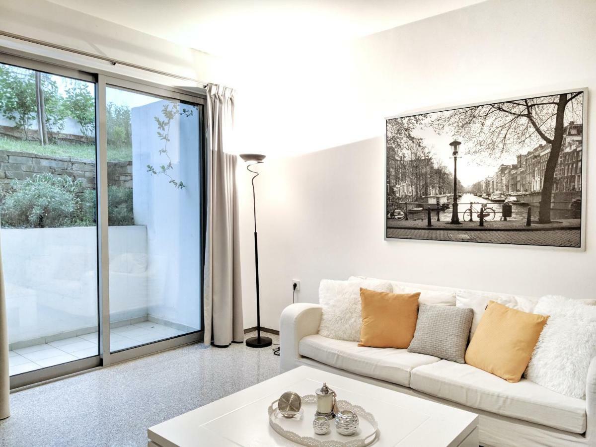 Budget Semi Basement By Verde Apartments Athènes Extérieur photo